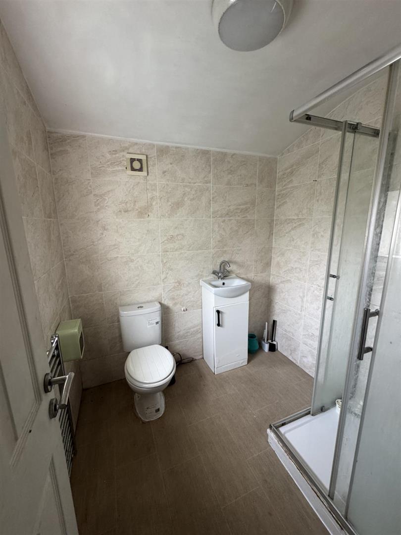 1 bed property in Cowbridge Road East, Cardiff